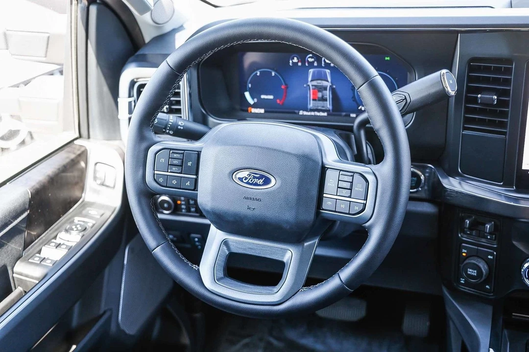 2025 Ford Super Duty 5th Gen - Image 13 of 31