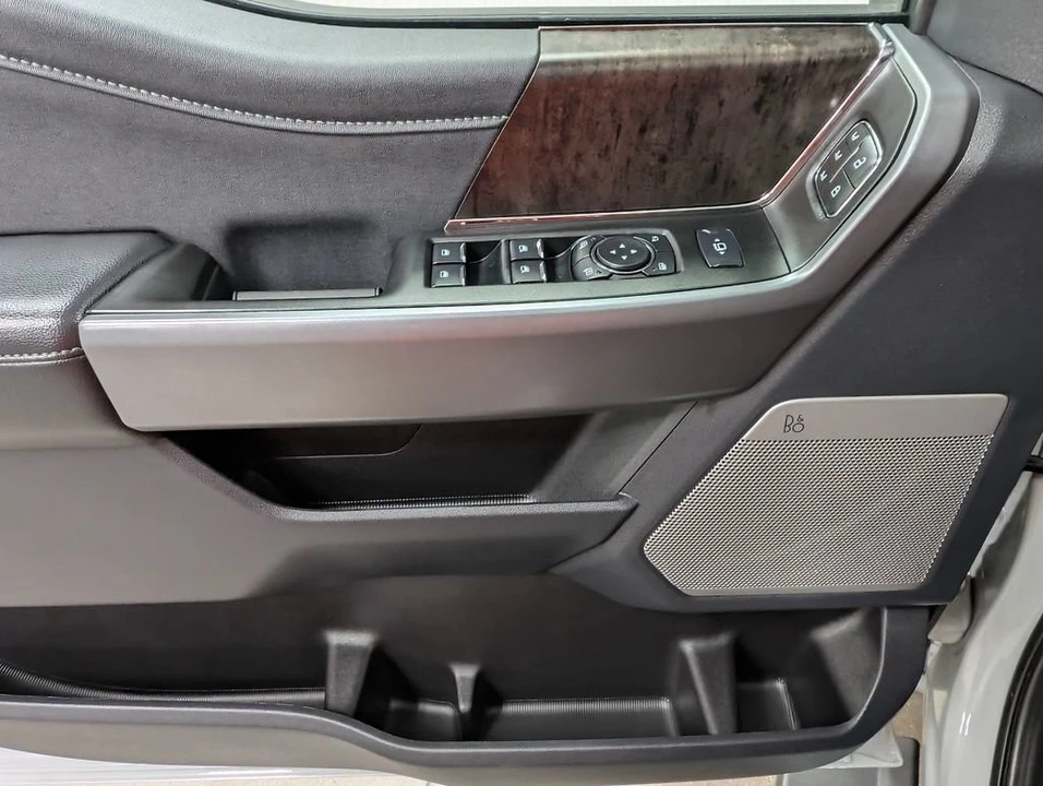 2025 Ford Super Duty 5th Gen - Image 13 of 31