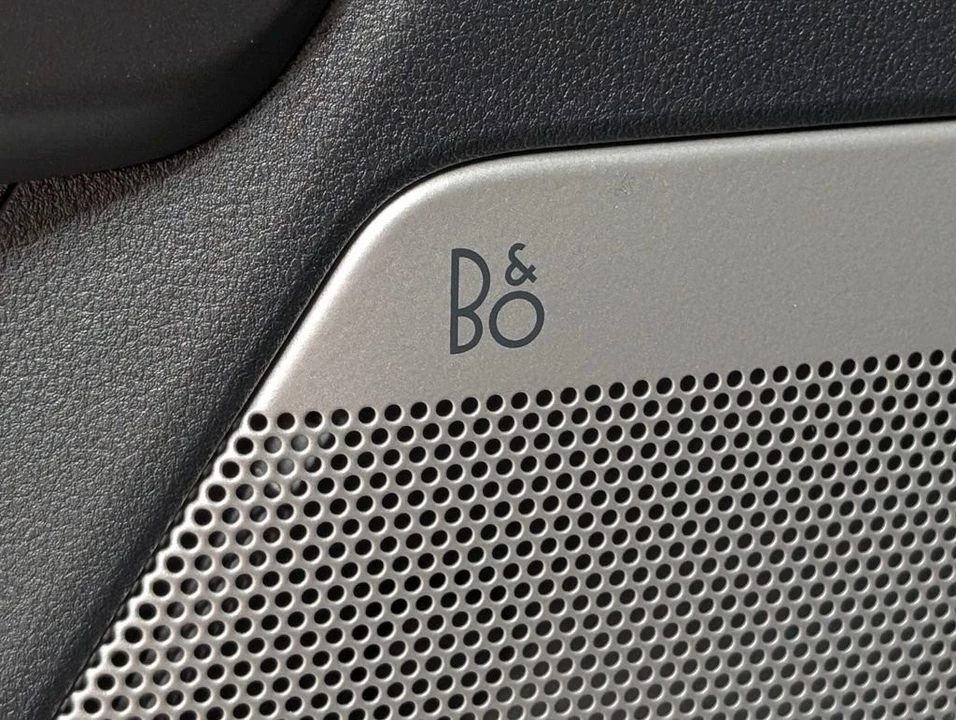 2025 Ford Super Duty 5th Gen - Image 14 of 31
