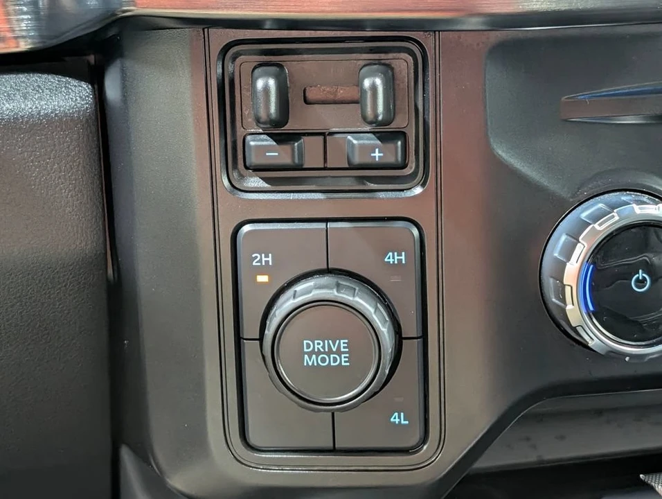 2025 Ford Super Duty 5th Gen - Image 6 of 31