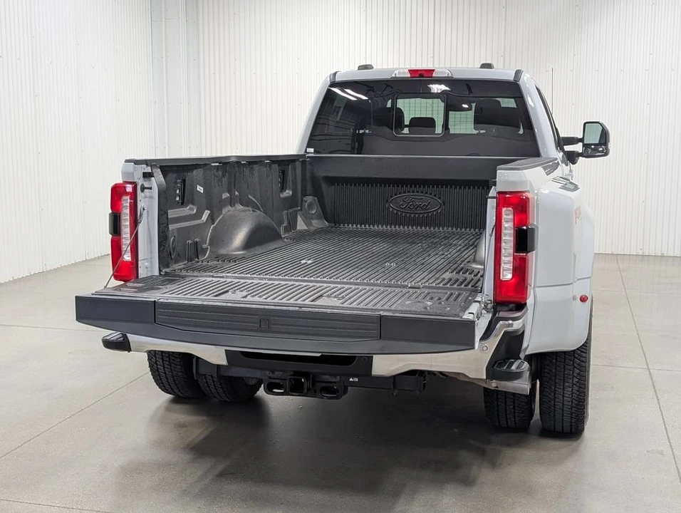2025 Ford Super Duty 5th Gen - Image 25 of 31