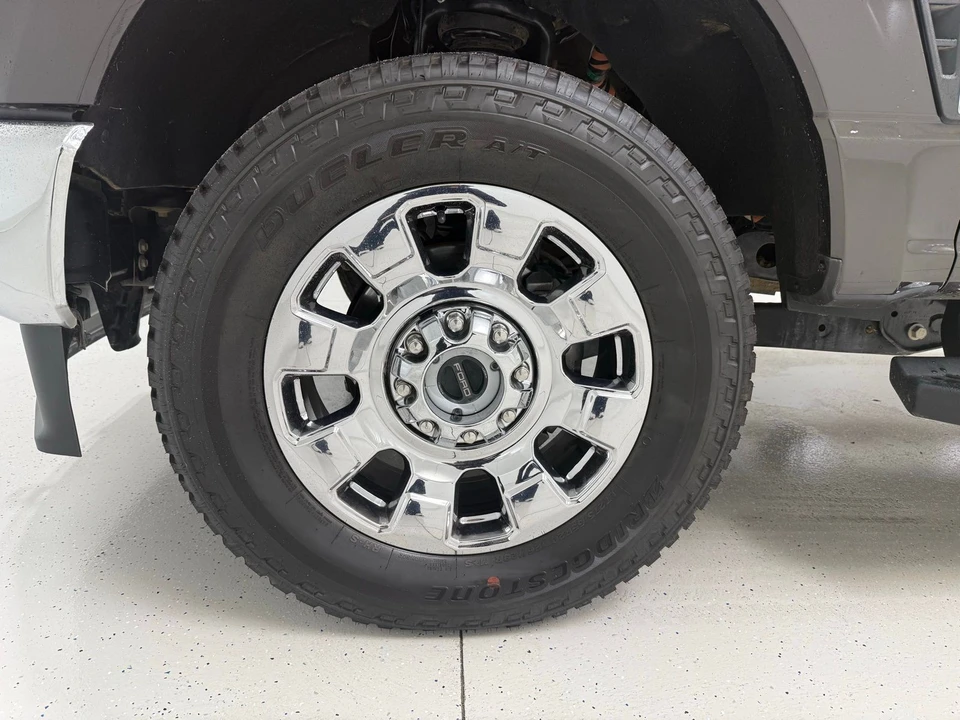 2025 Ford Super Duty 5th Gen - Image 13 of 21