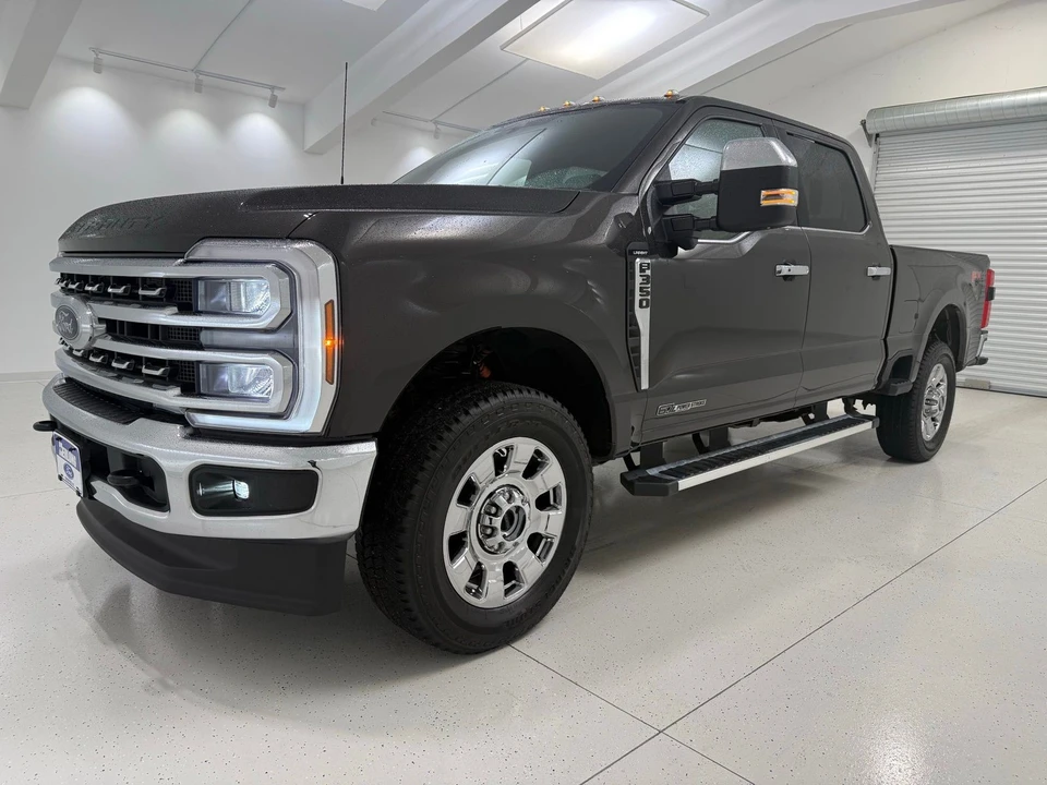 2025 Ford Super Duty 5th Gen - Image 3 of 21