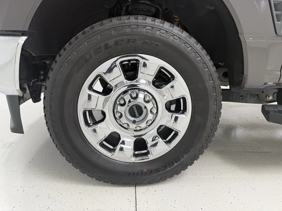 2025 Ford Super Duty 5th Gen - Image 13 of 21