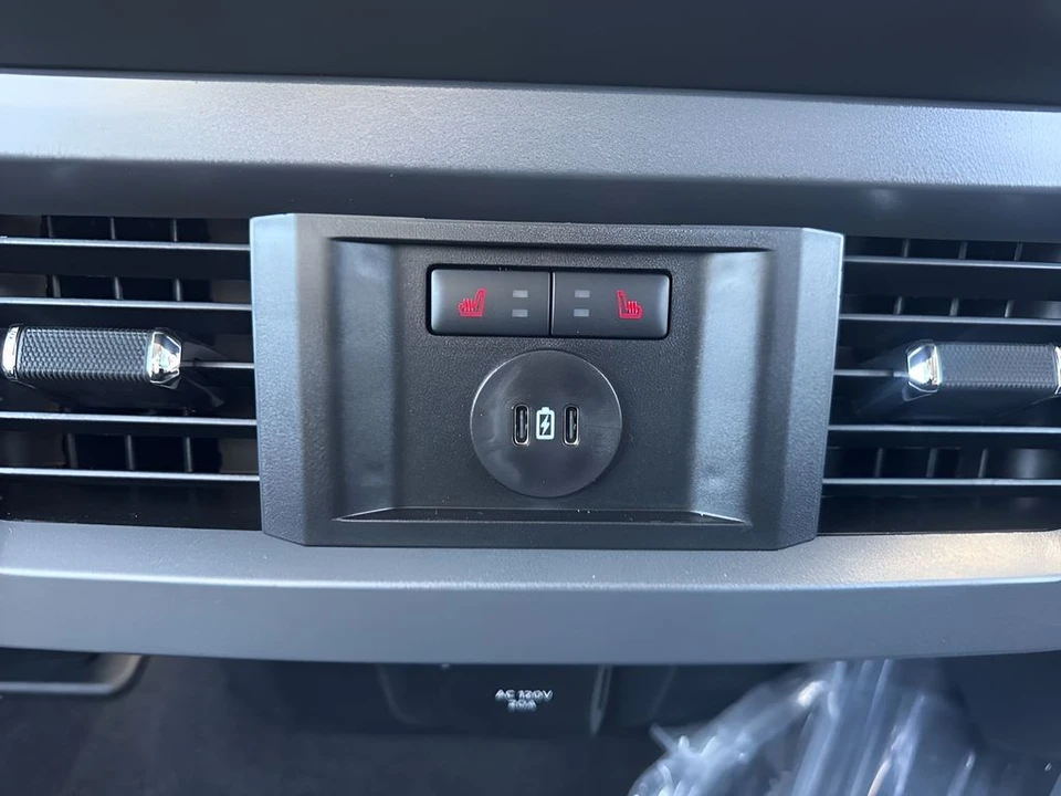 2025 Ford Super Duty 5th Gen - Image 14 of 21
