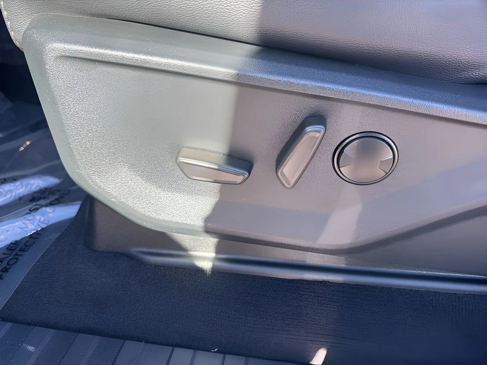 2025 Ford Super Duty 5th Gen - Image 10 of 12