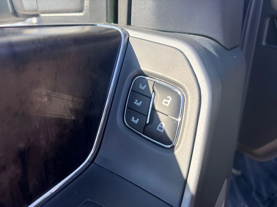2025 Ford Super Duty 5th Gen - Image 11 of 21