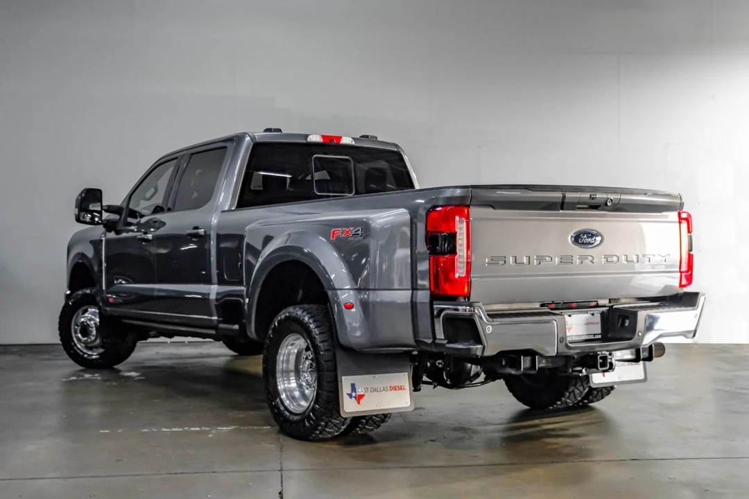 2025 Ford Super Duty 5th Gen - Image 15 of 21