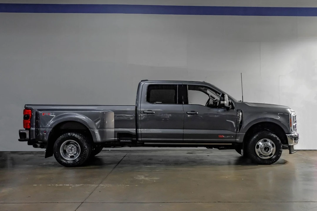 2025 Ford Super Duty 5th Gen - Image 10 of 21