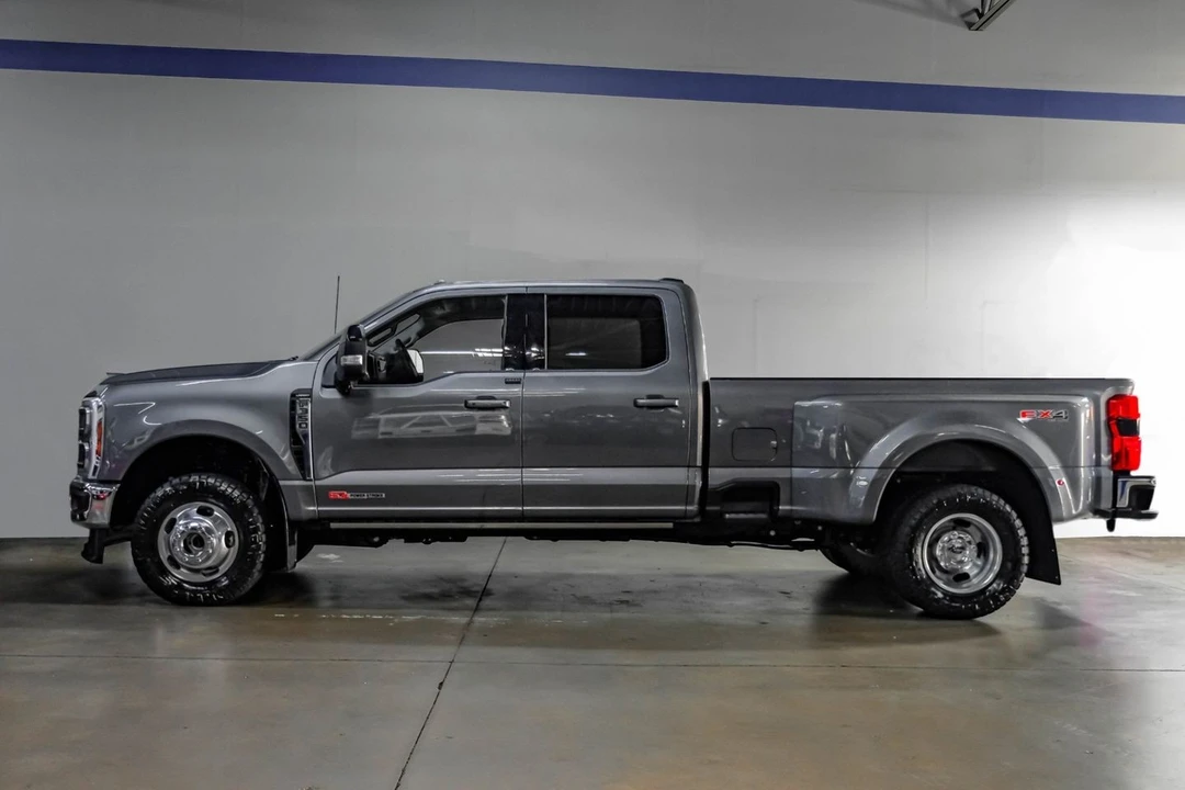 2025 Ford Super Duty 5th Gen - Image 16 of 21