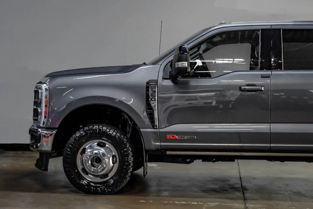 2025 Ford Super Duty 5th Gen - Image 17 of 21