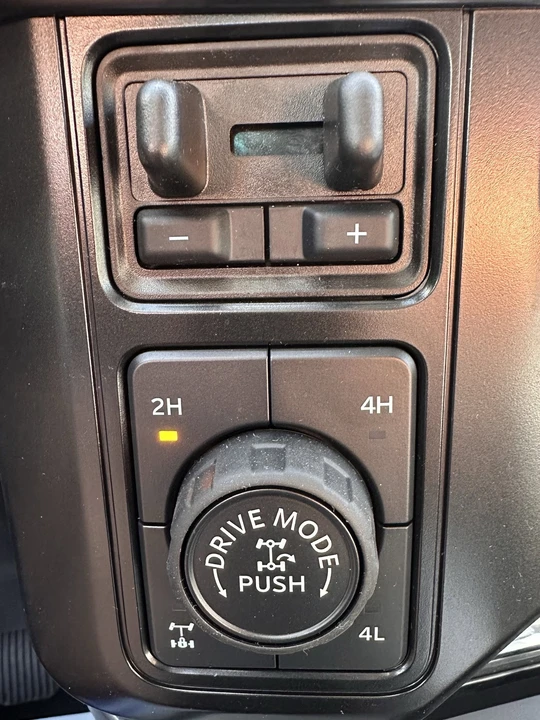 2025 Ford Super Duty 5th Gen - Image 22 of 31