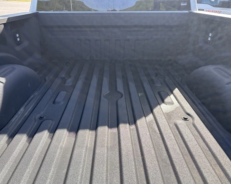 2025 Ford Super Duty 5th Gen - Image 9 of 31
