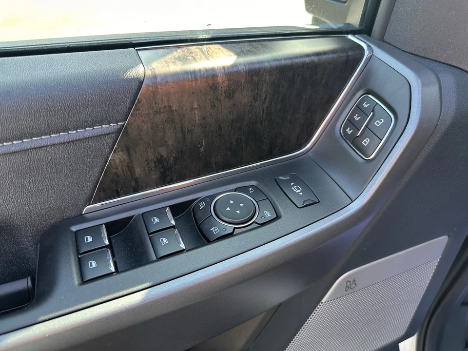2025 Ford Super Duty 5th Gen - Image 20 of 31