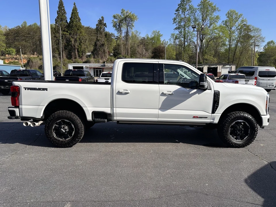 2025 Ford Super Duty 5th Gen - Image 5 of 31