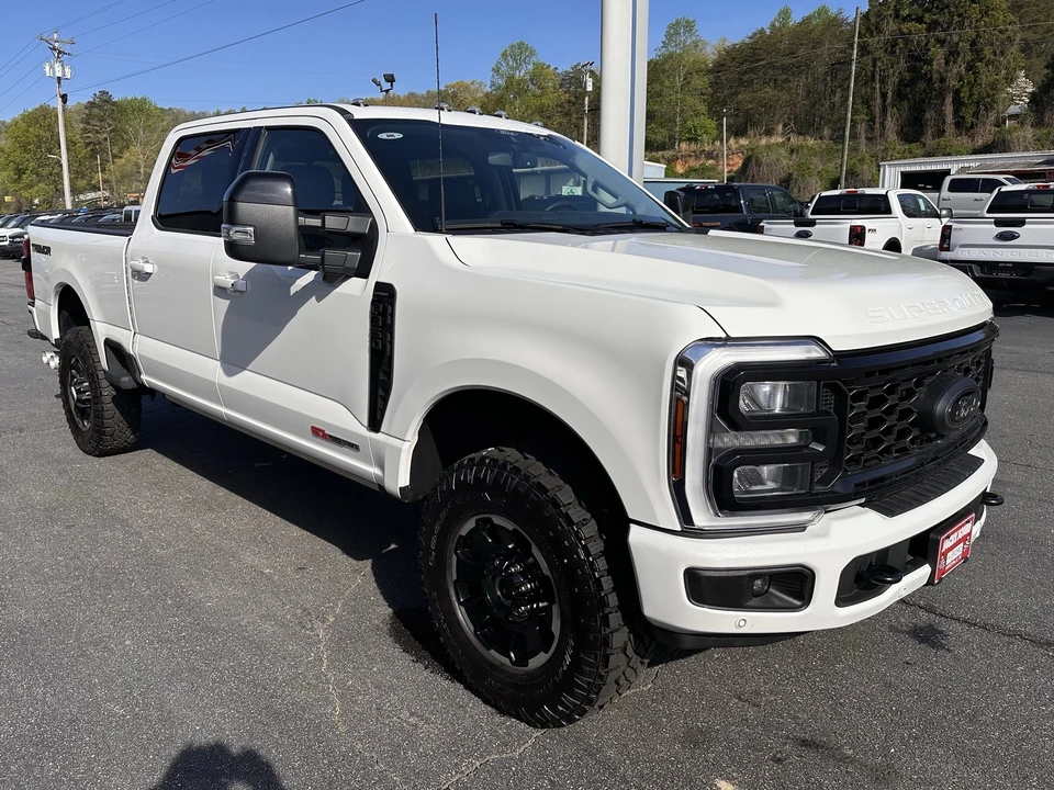 2025 Ford Super Duty 5th Gen - Image 4 of 31