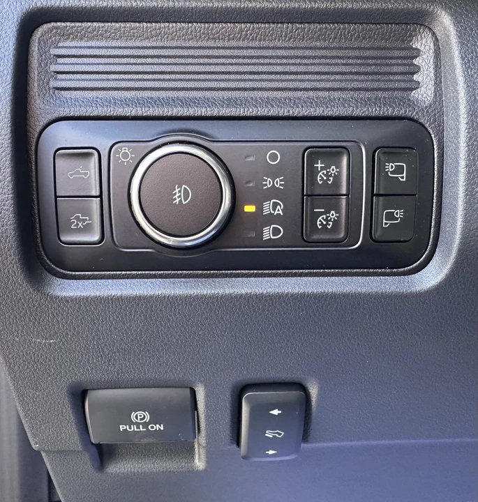 2025 Ford Super Duty 5th Gen - Image 21 of 31