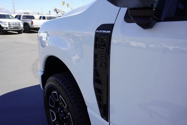 2025 Ford Super Duty 5th Gen - Image 19 of 31
