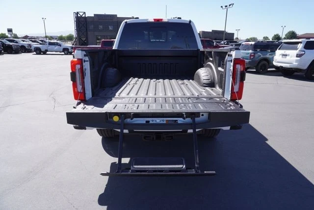 2025 Ford Super Duty 5th Gen - Image 11 of 31