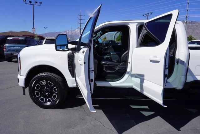 2025 Ford Super Duty 5th Gen - Image 24 of 31