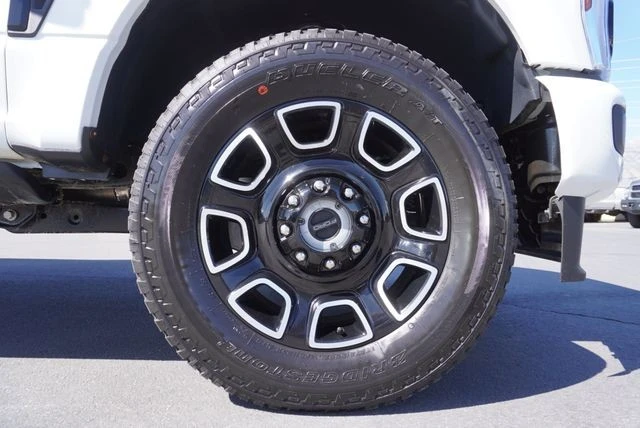 2025 Ford Super Duty 5th Gen - Image 17 of 31