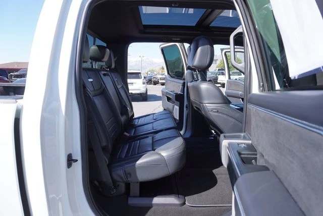 2025 Ford Super Duty 5th Gen - Image 26 of 31