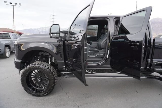 2025 Ford Super Duty 5th Gen - Image 27 of 31