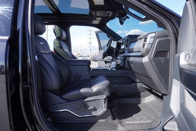 2025 Ford Super Duty 5th Gen - Image 27 of 31
