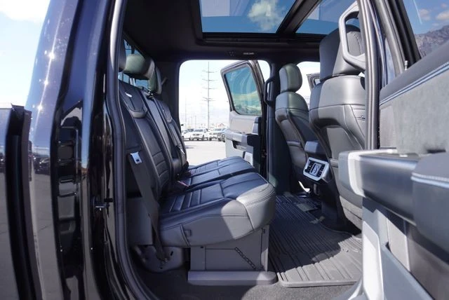 2025 Ford Super Duty 5th Gen - Image 28 of 31