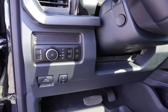 2025 Ford Super Duty 5th Gen - Image 31 of 31