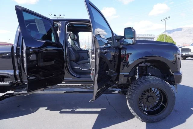 2025 Ford Super Duty 5th Gen - Image 29 of 31