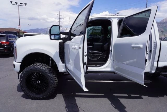 2025 Ford Super Duty 5th Gen - Image 26 of 31