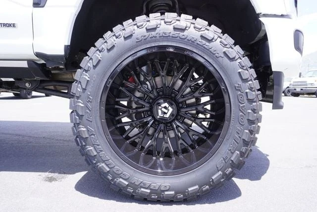 2025 Ford Super Duty 5th Gen - Image 17 of 31