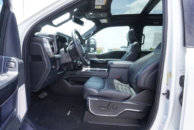 2025 Ford Super Duty 5th Gen - Image 24 of 31