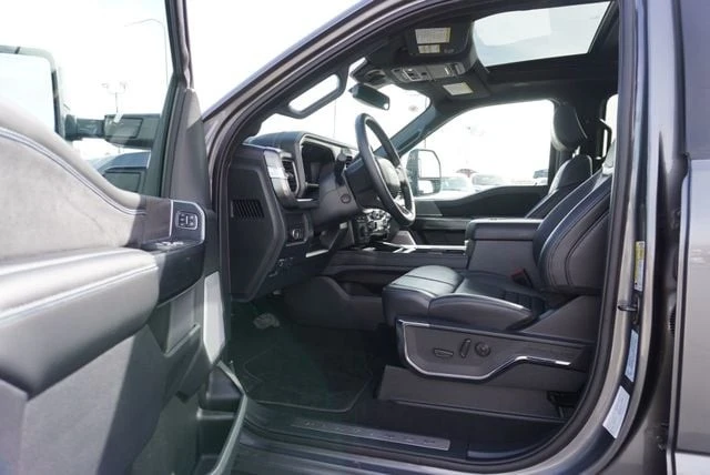2025 Ford Super Duty 5th Gen - Image 21 of 31