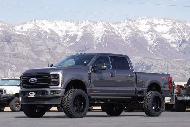 2025 Ford Super Duty 5th Gen - Image 3 of 31