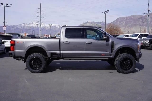 2025 Ford Super Duty 5th Gen - Image 16 of 31