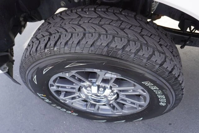 2025 Ford Super Duty 5th Gen - Image 19 of 21