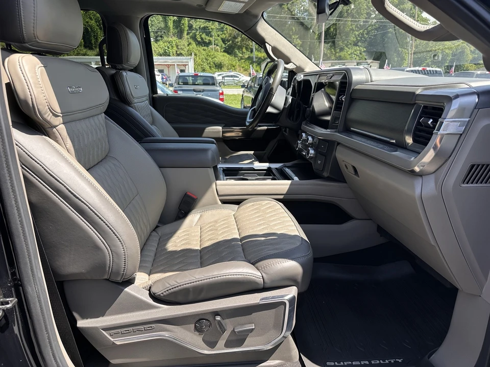 2025 Ford Super Duty 5th Gen - Image 16 of 31