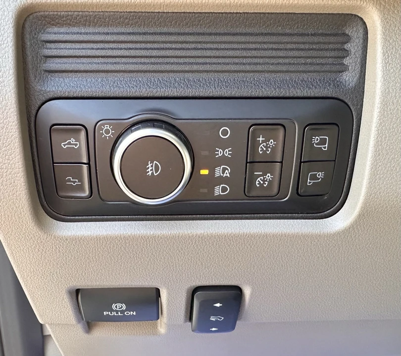 2025 Ford Super Duty 5th Gen - Image 20 of 31