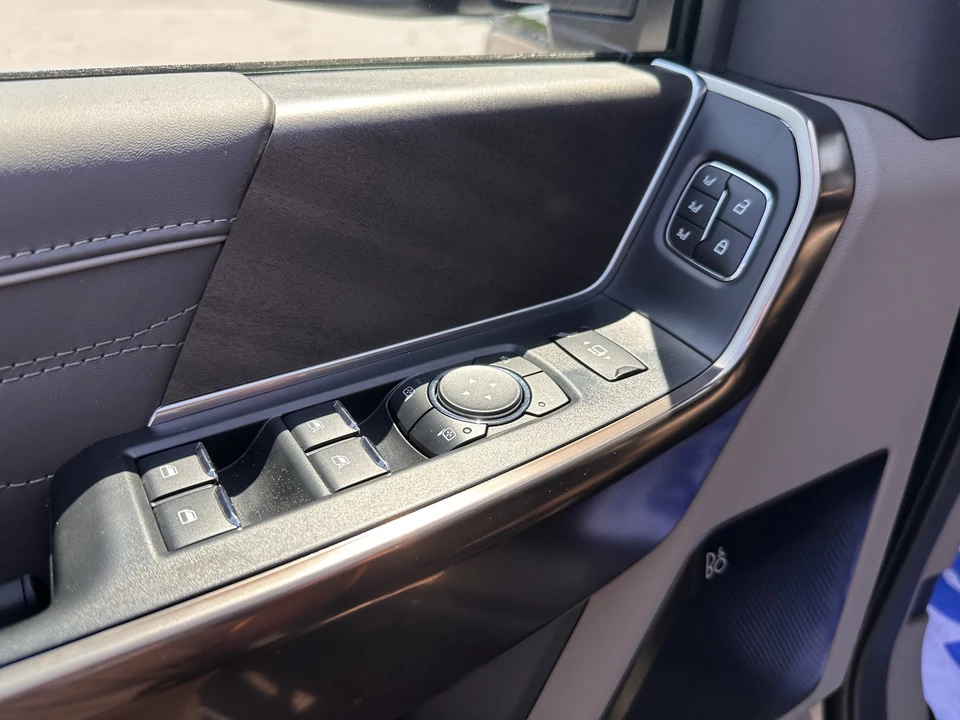 2025 Ford Super Duty 5th Gen - Image 19 of 31