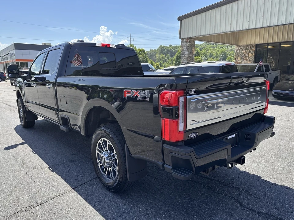 2025 Ford Super Duty 5th Gen - Image 8 of 31