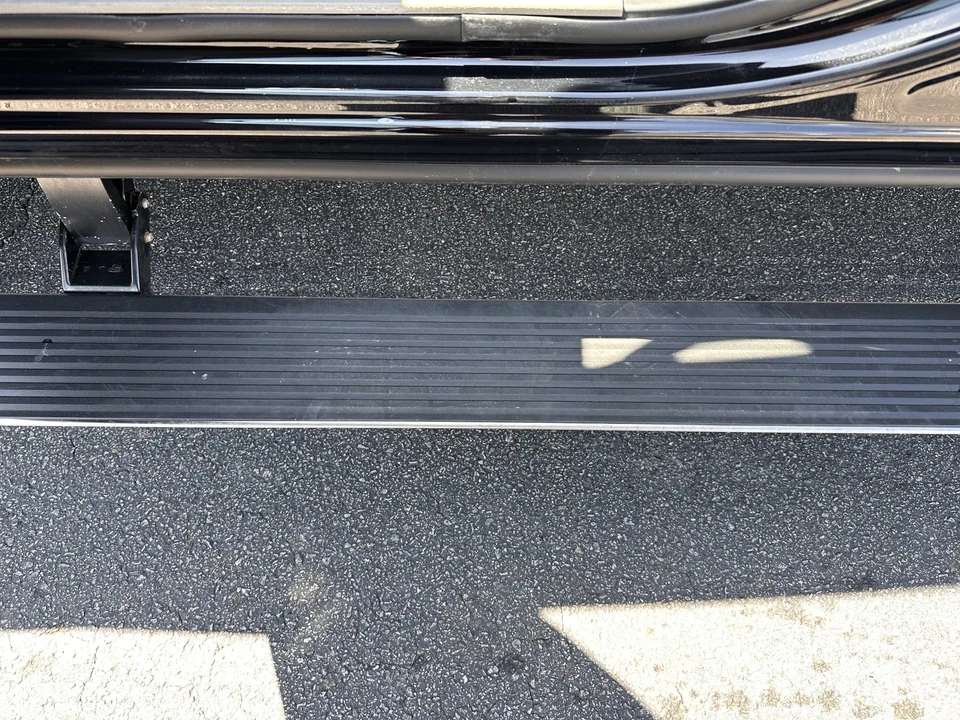 2025 Ford Super Duty 5th Gen - Image 12 of 31