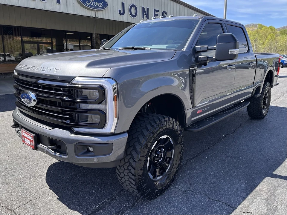 2025 Ford Super Duty 5th Gen - Image 2 of 21