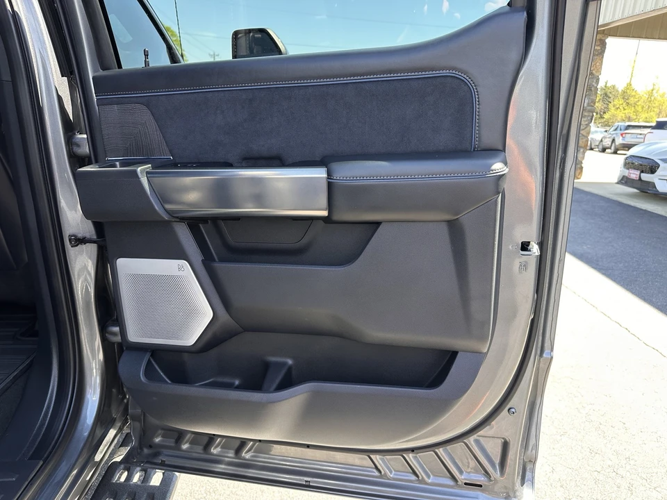 2025 Ford Super Duty 5th Gen - Image 16 of 21