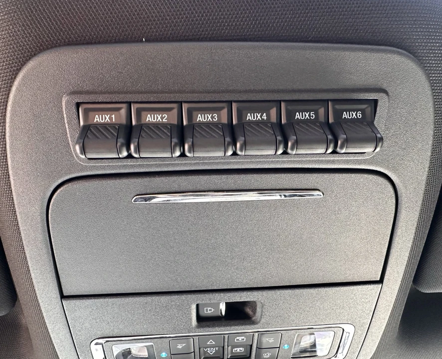 2025 Ford Super Duty 5th Gen - Image 29 of 31