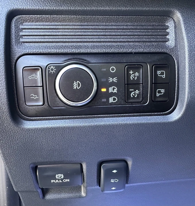 2025 Ford Super Duty 5th Gen - Image 19 of 31