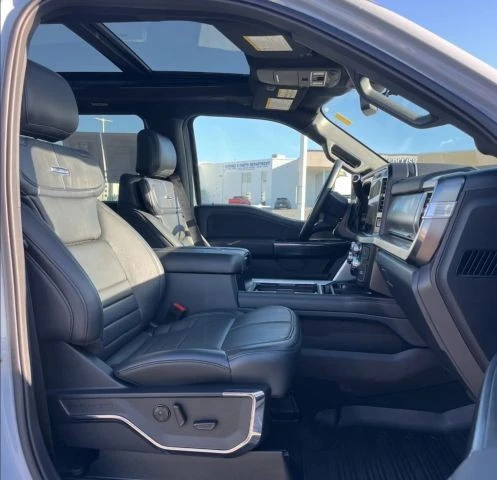 2025 Ford Super Duty 5th Gen - Image 7 of 8