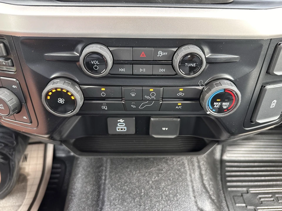 2025 Ford Super Duty 5th Gen - Image 23 of 27