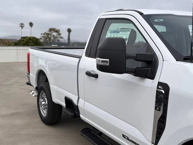 2025 Ford Super Duty 5th Gen - Image 5 of 12